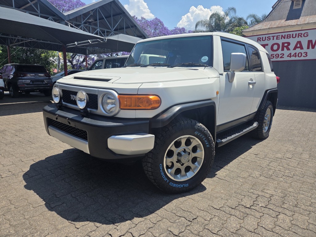 2012 Toyota Land Cruiser FJ 4.0 V6 Cruiser