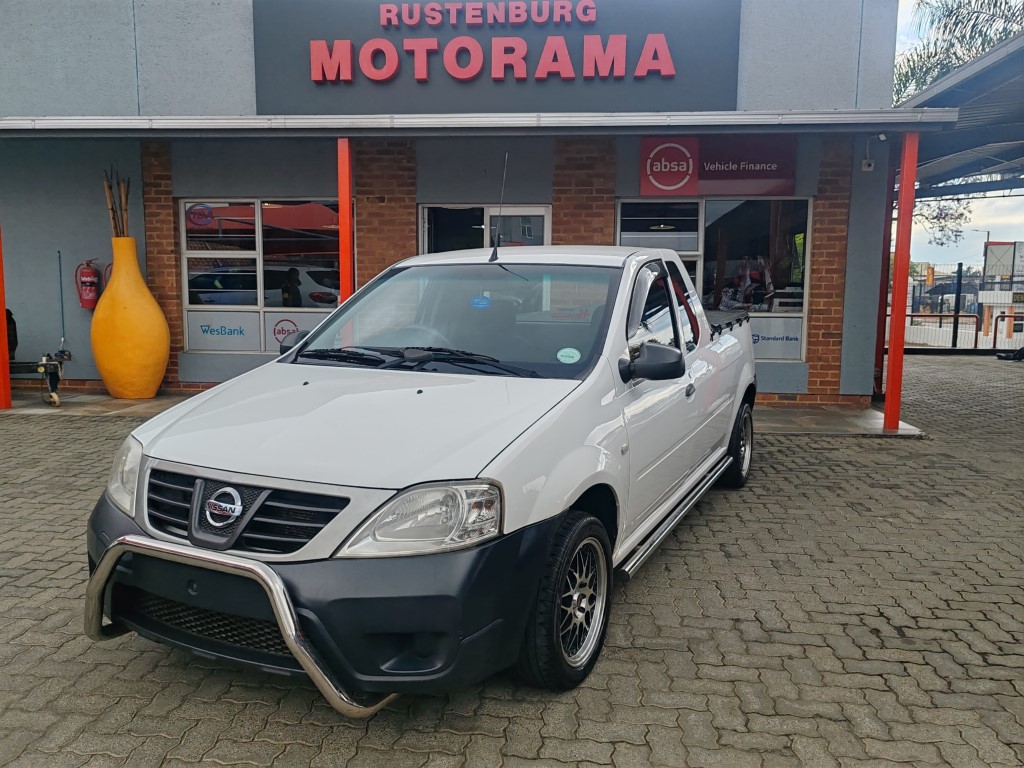 2016 Nissan NP200 1.6 A/C Safety Pack